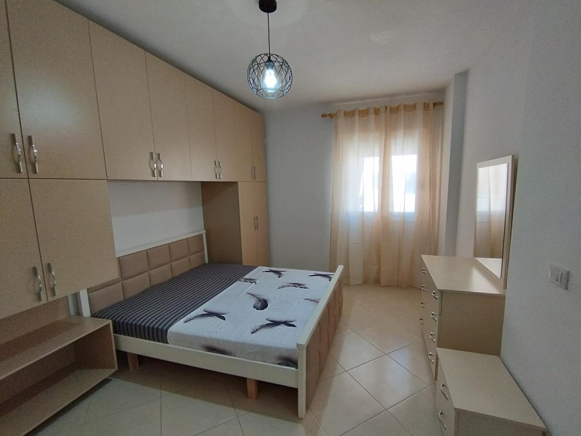 Hergi Apartament Vlorë Habitación foto